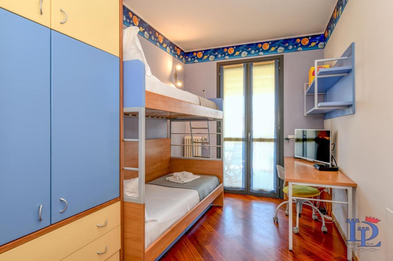 Desenzanoloft Official Partner Marriott Homes & Villas -Butterfly And 5 Pools Family Apartment Desenzano del Garda Extérieur photo