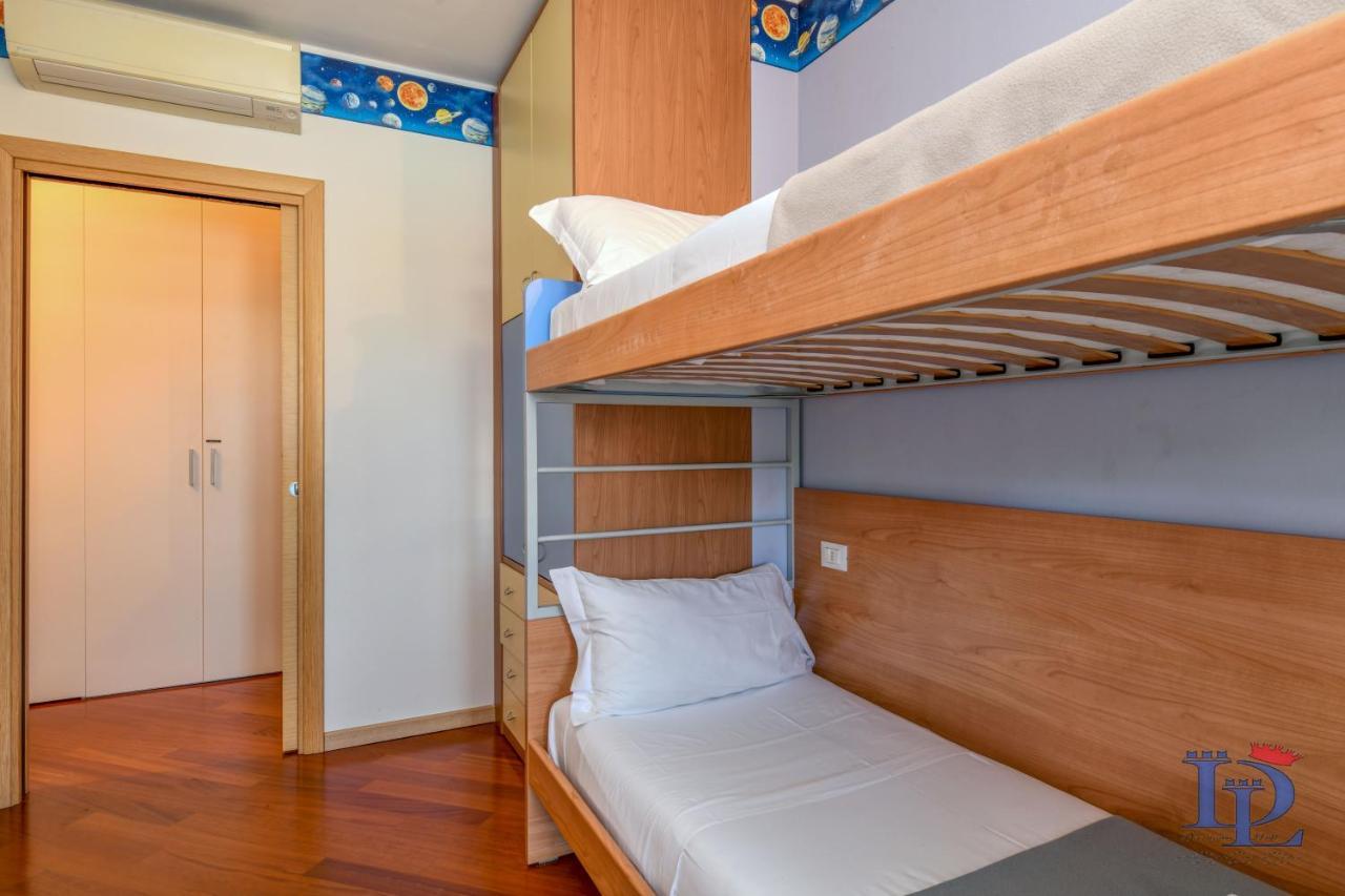 Desenzanoloft Official Partner Marriott Homes & Villas -Butterfly And 5 Pools Family Apartment Desenzano del Garda Extérieur photo