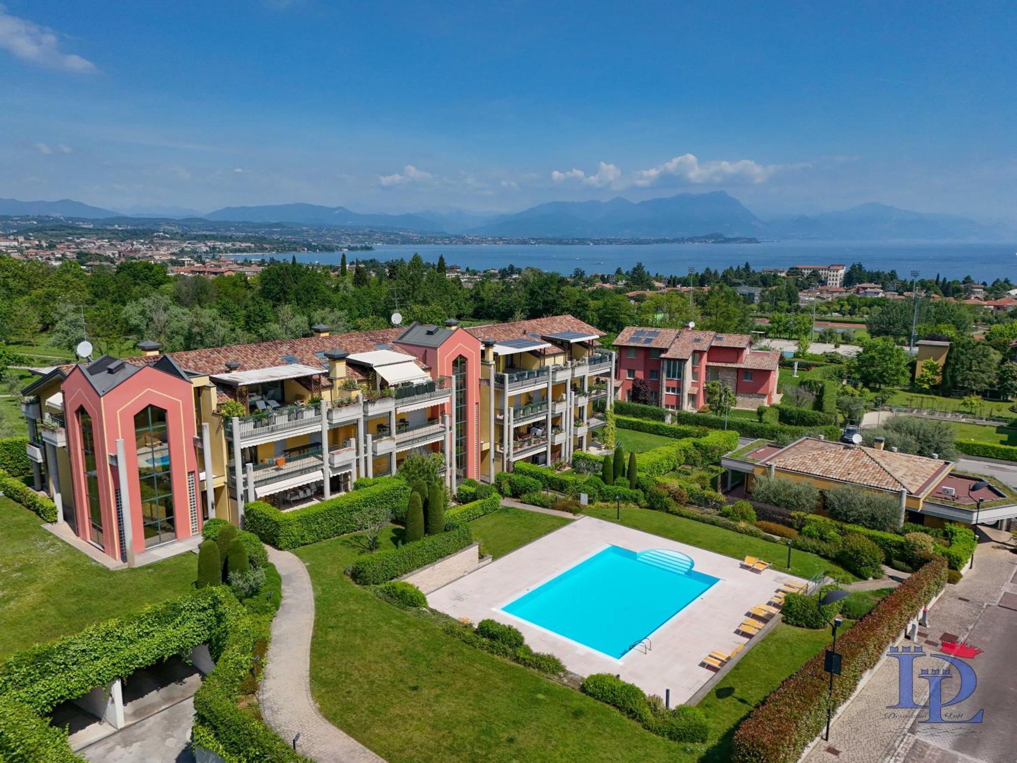 Desenzanoloft Official Partner Marriott Homes & Villas -Butterfly And 5 Pools Family Apartment Desenzano del Garda Extérieur photo